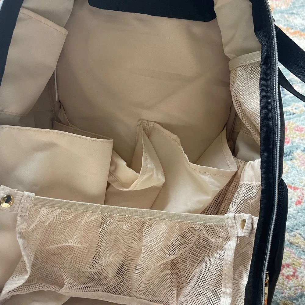 Itzy Ritzy Boss Backpack in Rock and roll- like new condition